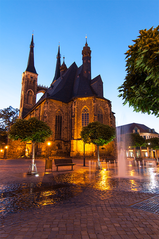 Kirche St. Jakob bei Nacht