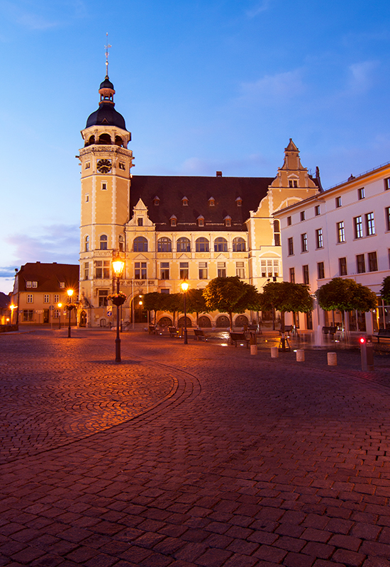 Das Rathaus Köthen bei Nacht